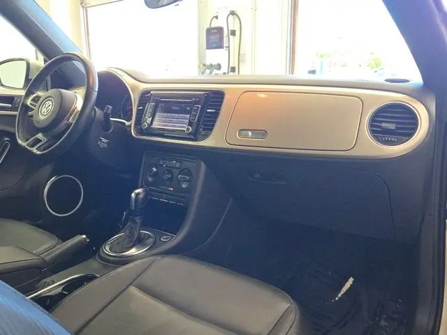2013 Volkswagen Beetle 2.5L Conv. auto PZEV photo 4