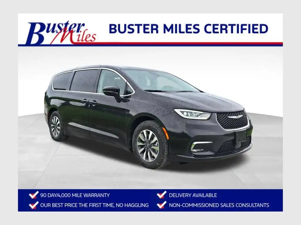 2023 Chrysler Pacifica Hybrid Touring L Hybrid's photo