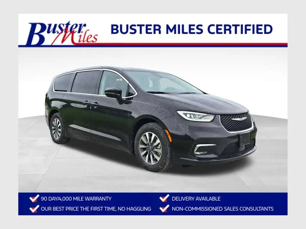 2023 Chrysler Pacifica Hybrid Touring L Hybrid's photo