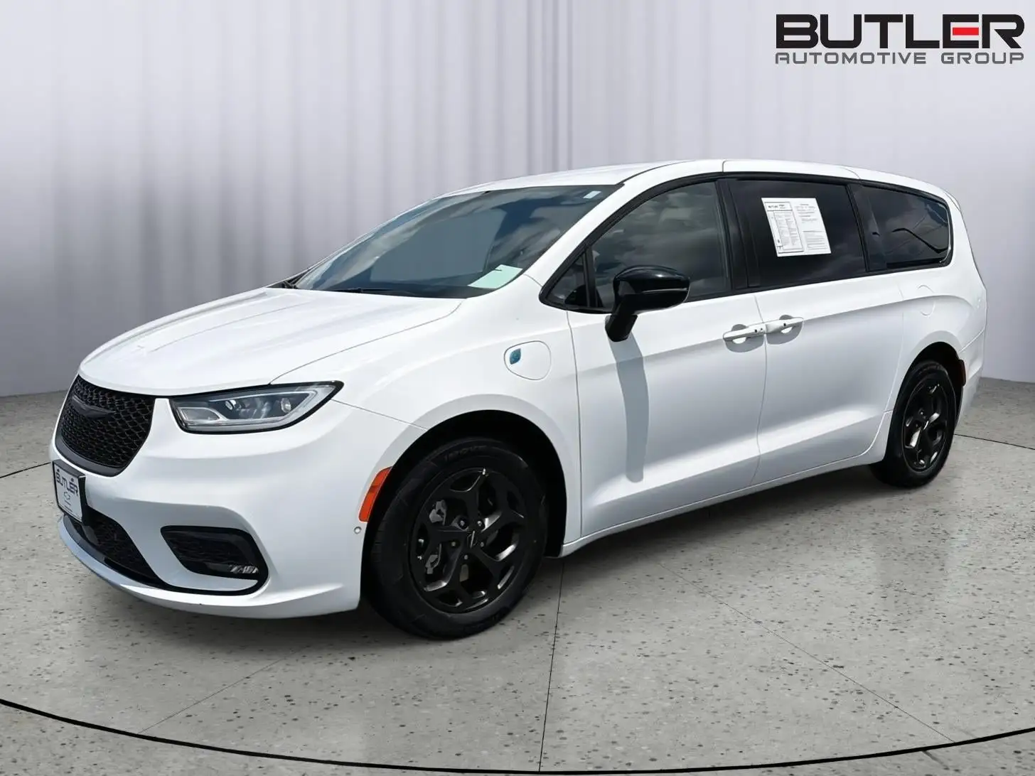 2024 Chrysler Pacifica Hybrid Select S-Appearance PHEV's photo