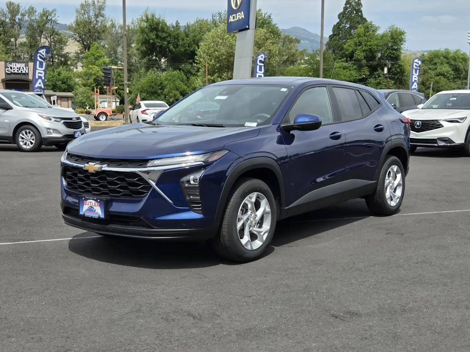 2024 Chevrolet Trax LS's photo