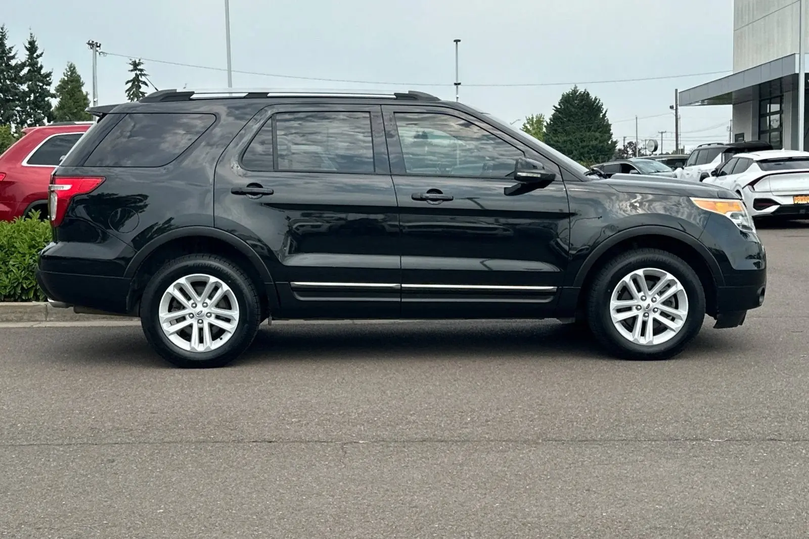 2013 Ford Explorer XLT 4x4 photo 3