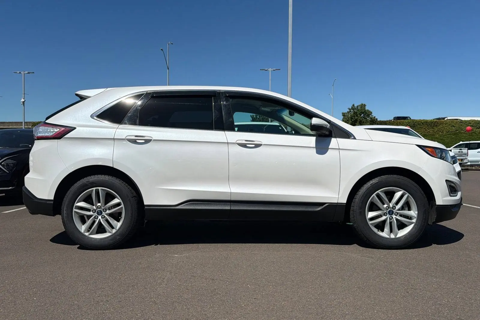 2018 Ford Edge SEL photo 3