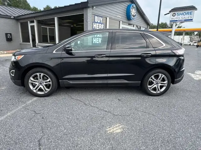 2015 Ford Edge Titanium AWD photo 1