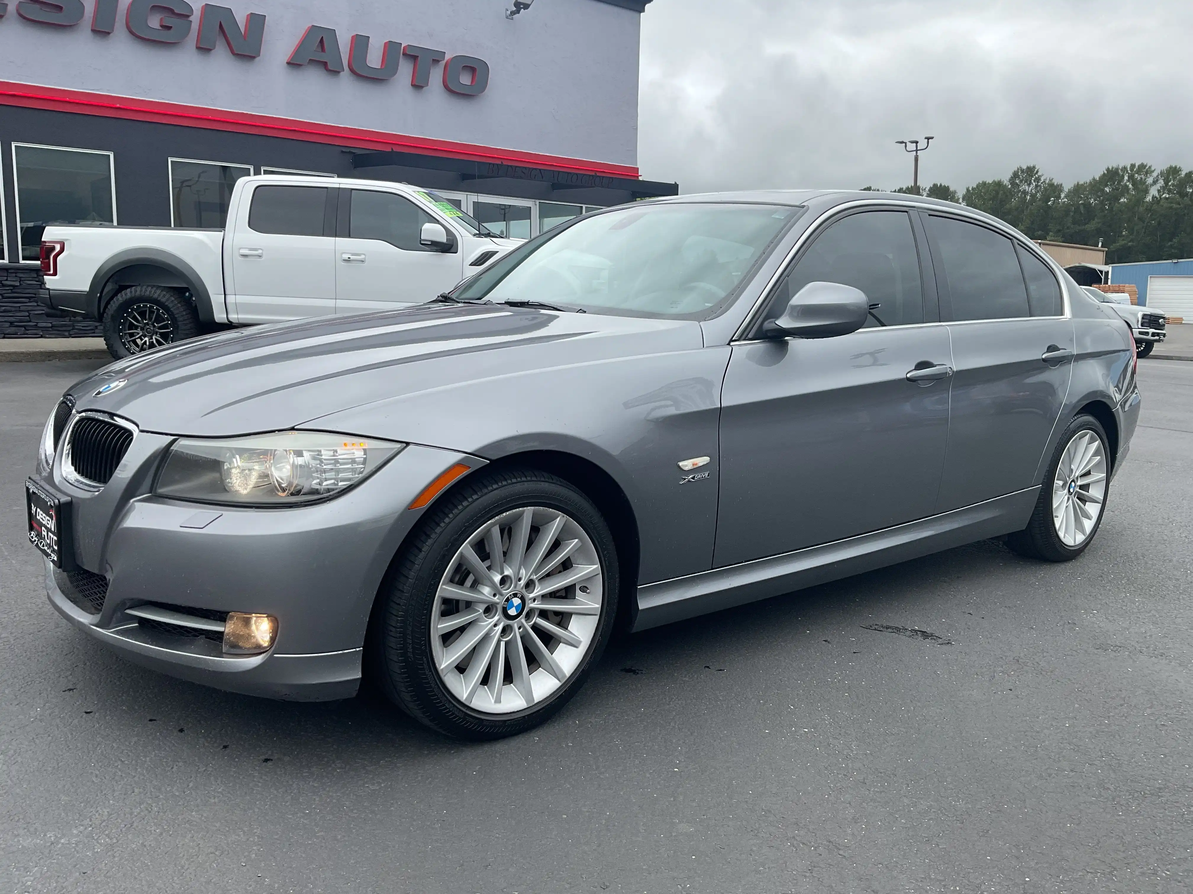 2011 BMW 3 Series 335i xDrive Sedan's photo