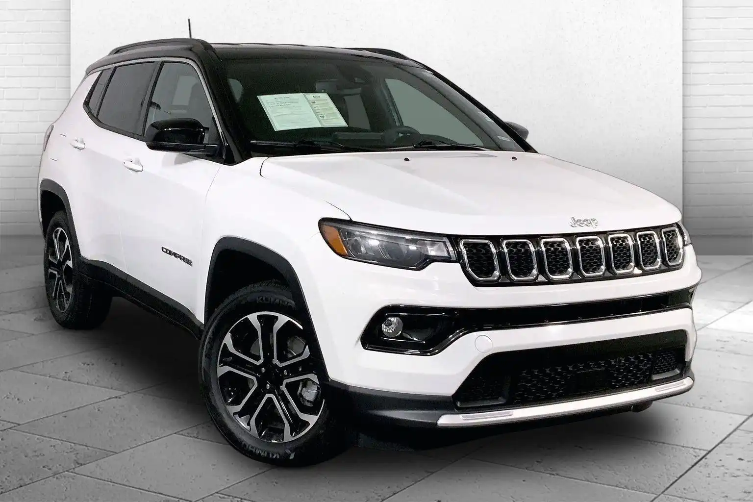 2023 Jeep Compass Limited 4X4's photo