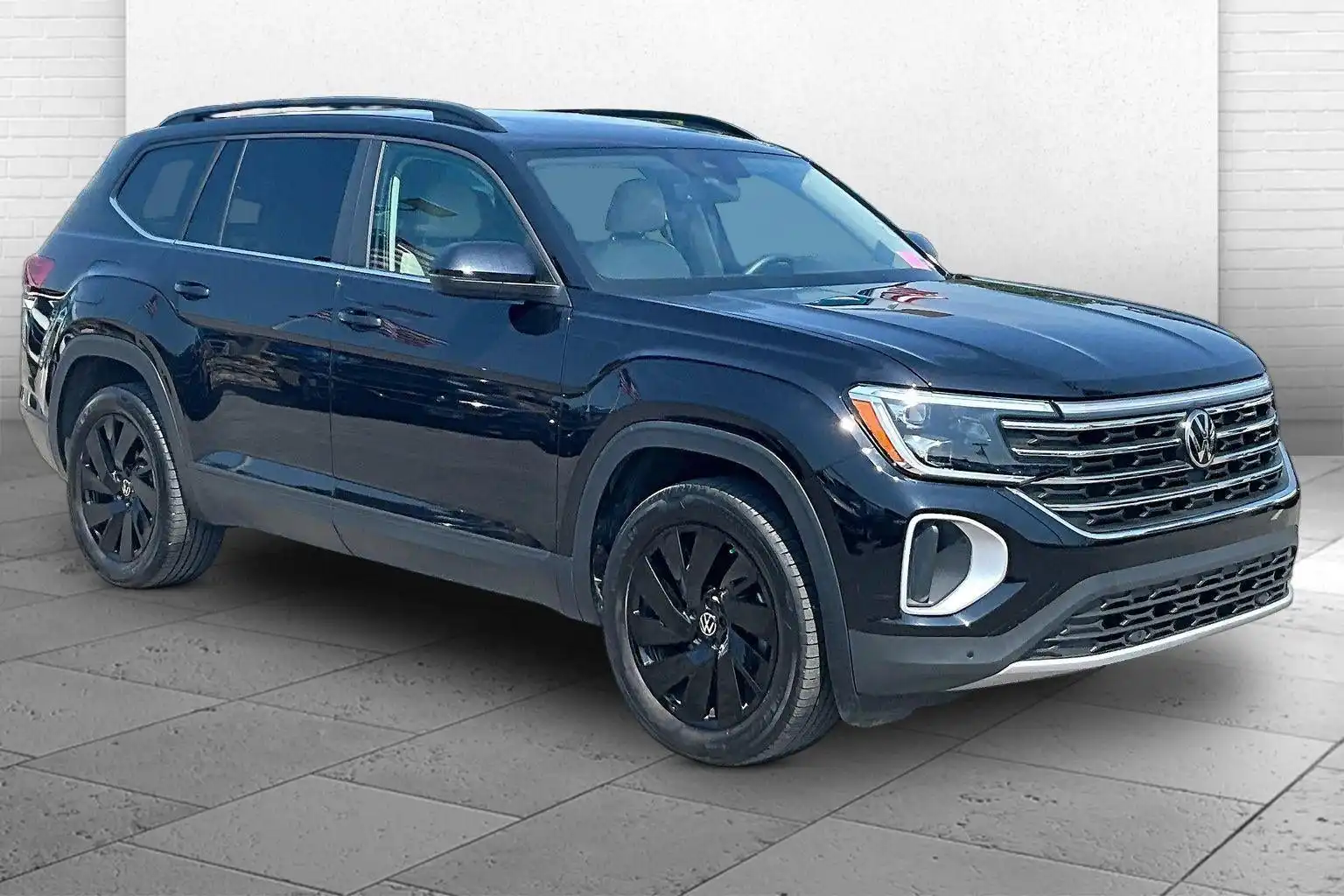 2024 Volkswagen Atlas 2.0T SE w/Tech 4MOTION's photo