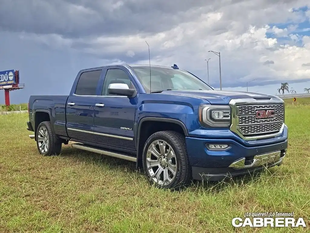 2016 GMC Sierra 4WD Crew Cab Short Box's photo