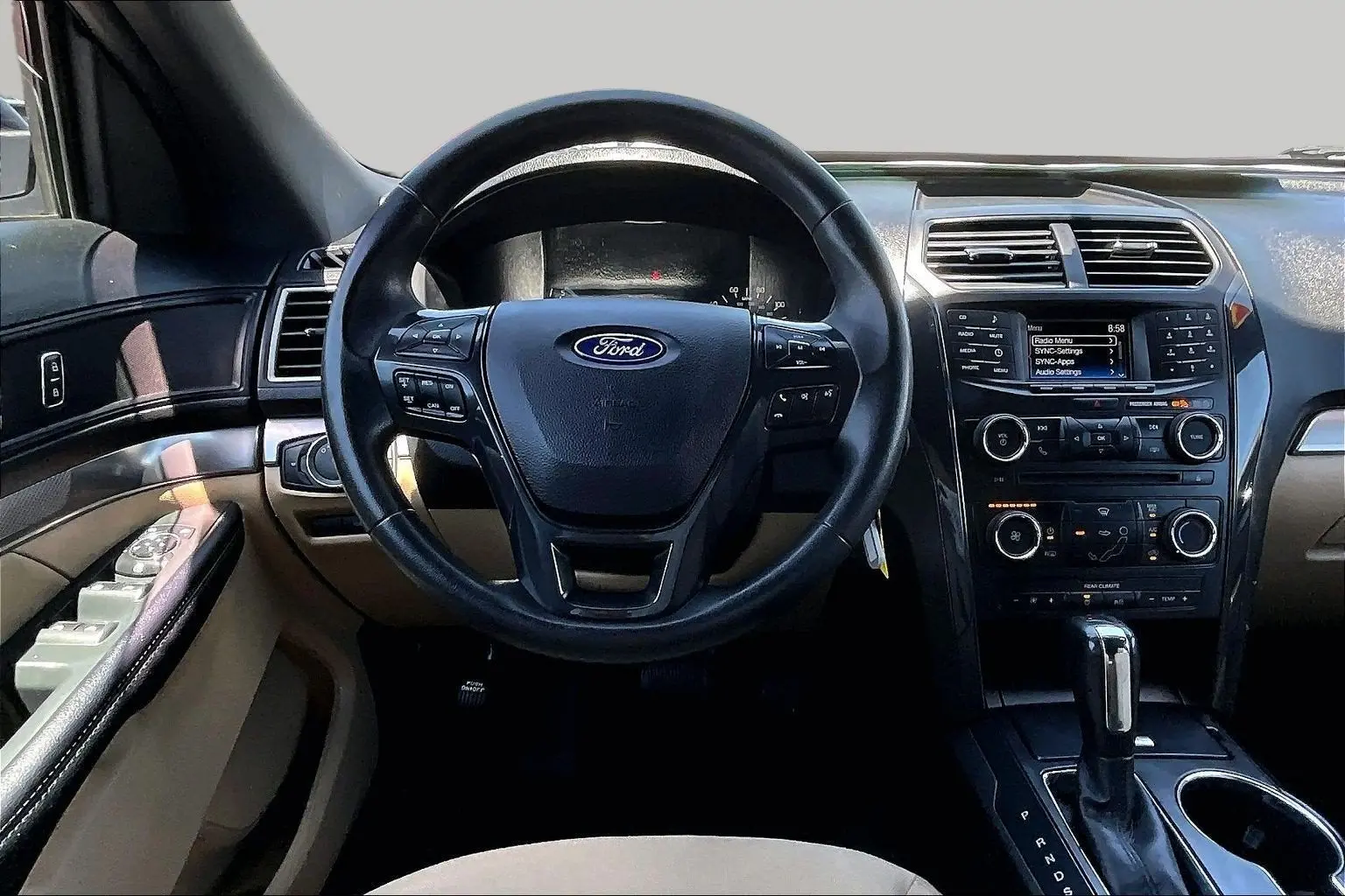 2017 Ford Explorer Base 4WD photo 3