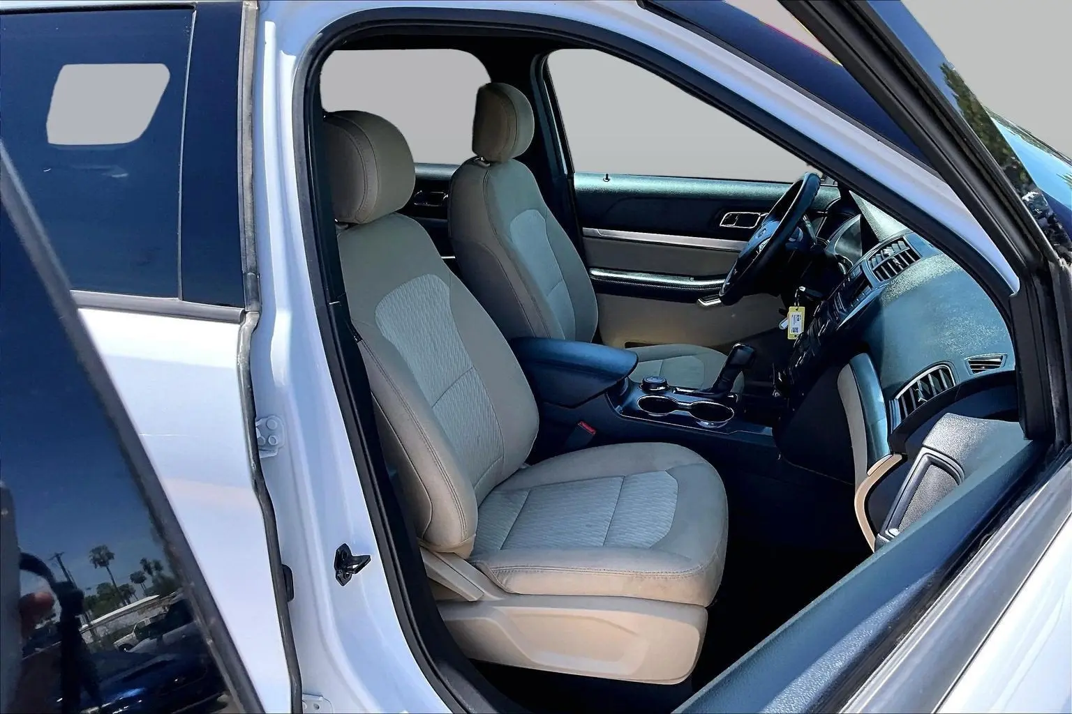 2017 Ford Explorer Base 4WD photo 5
