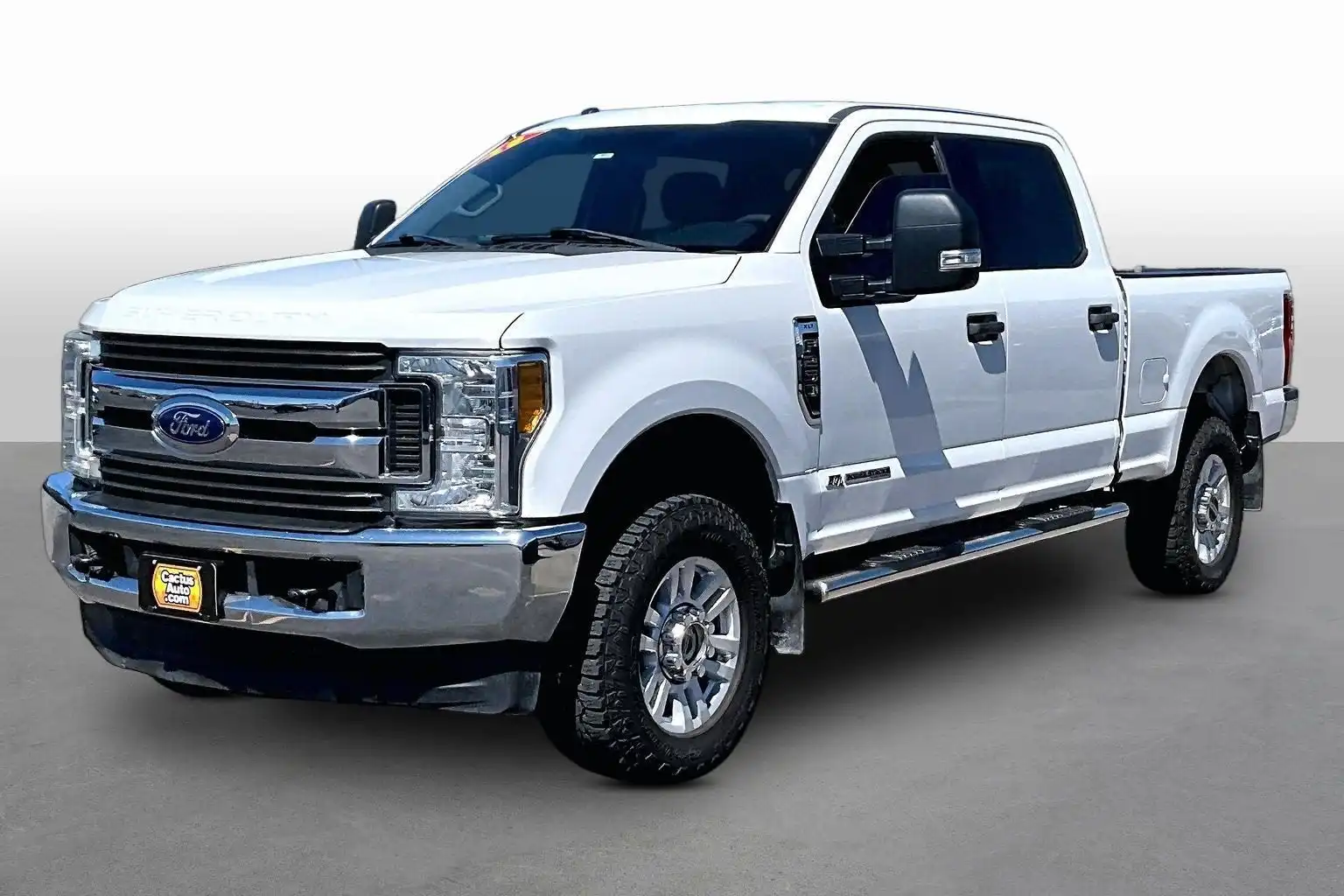 2017 Ford F-250 XLT 4WD Crew Cab 8' Box's photo