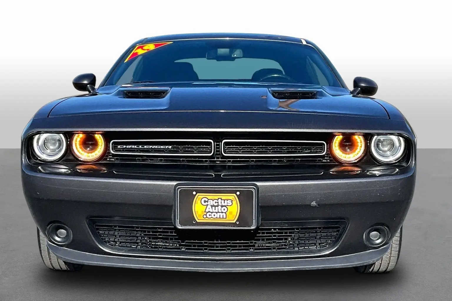 2019 Dodge Challenger SXT Auto photo 3