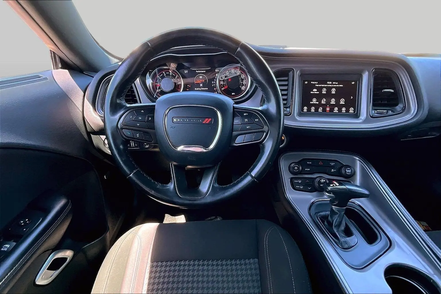 2023 Dodge Challenger SXT Auto photo 5