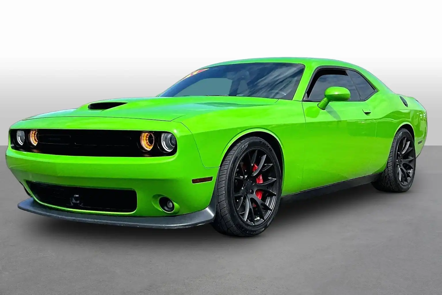 2017 Dodge Challenger SRT 392's photo