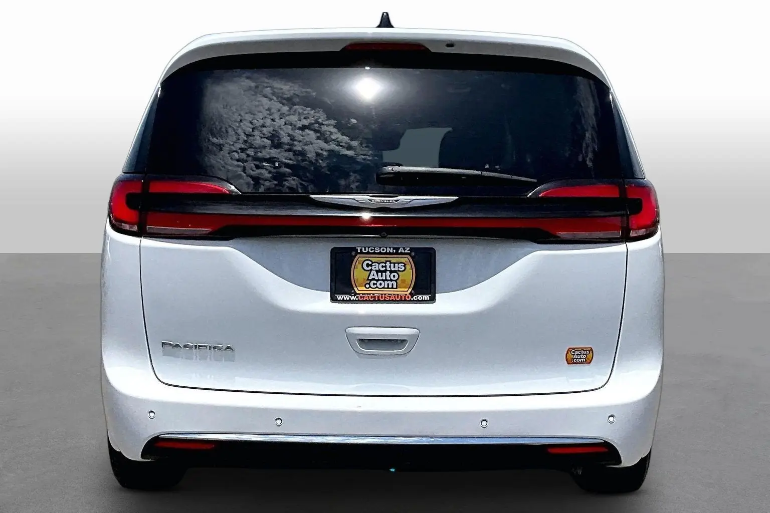 2023 Chrysler Pacifica Touring L photo 4