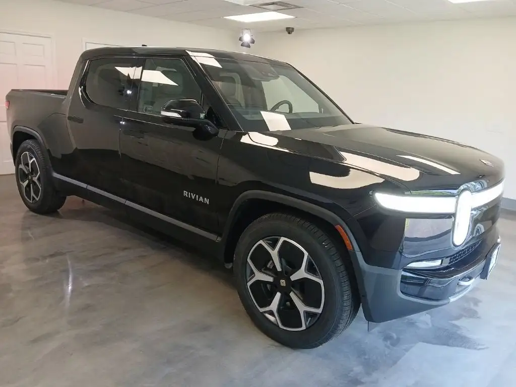 2024 Rivian R1T Adventure Dual-Motor Standard Pack's photo