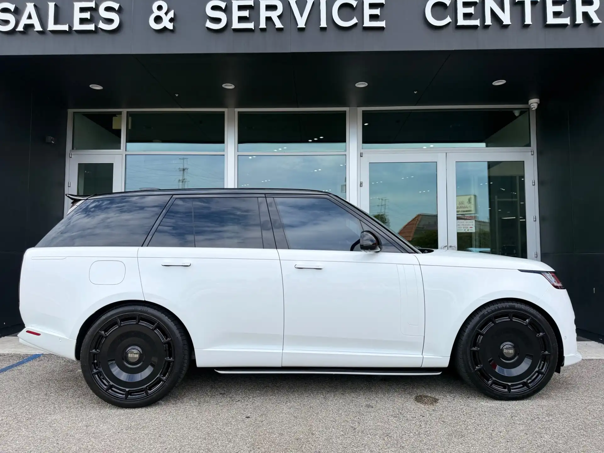 2025 Land Rover Range Rover 4.4 SE SWB's photo
