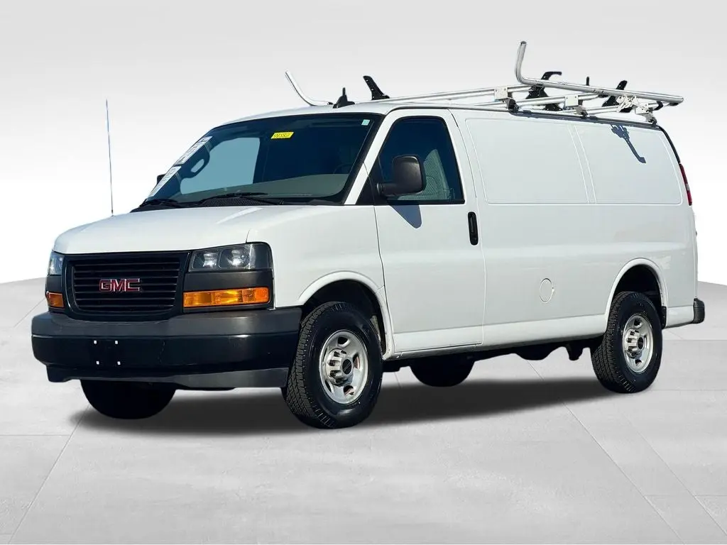 2023 GMC Savana 2500 photo 3