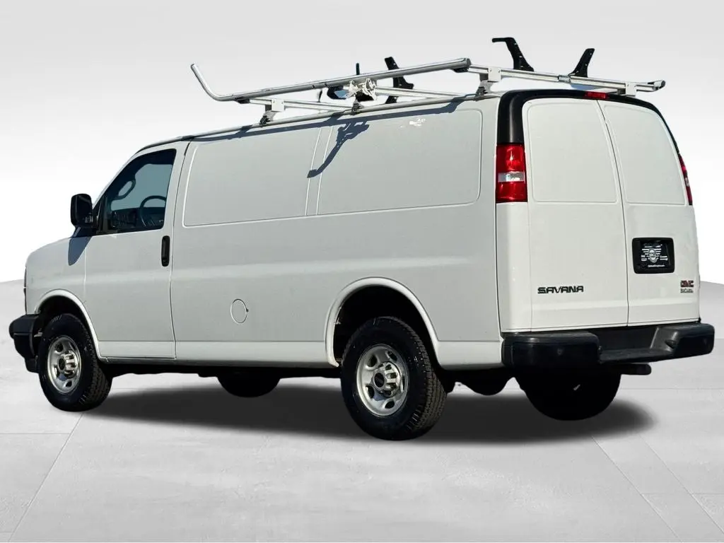 2023 GMC Savana 2500 photo 5