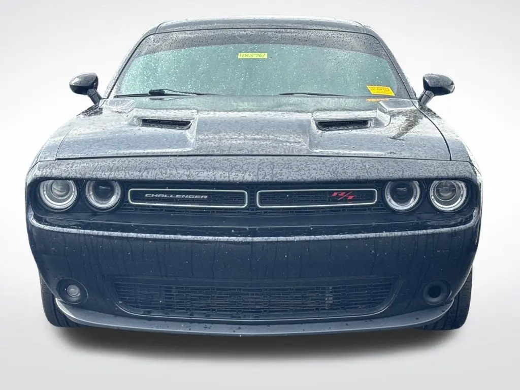 2017 Dodge Challenger R/T photo 3