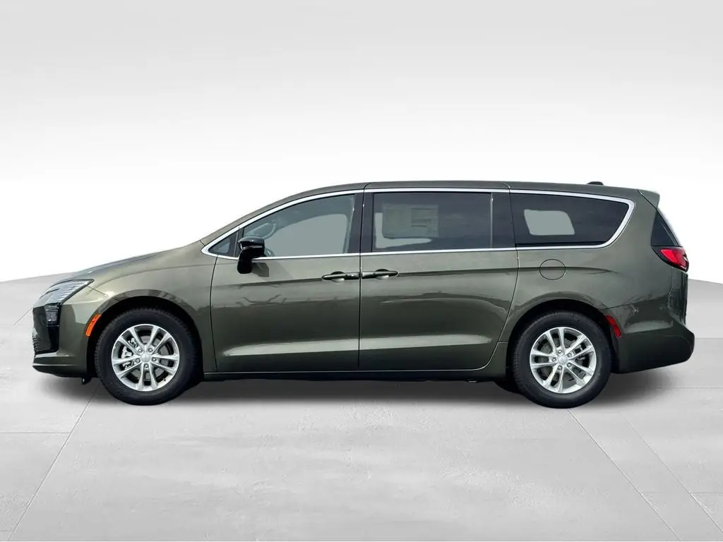 2027 Chrysler Pacifica Select photo 4