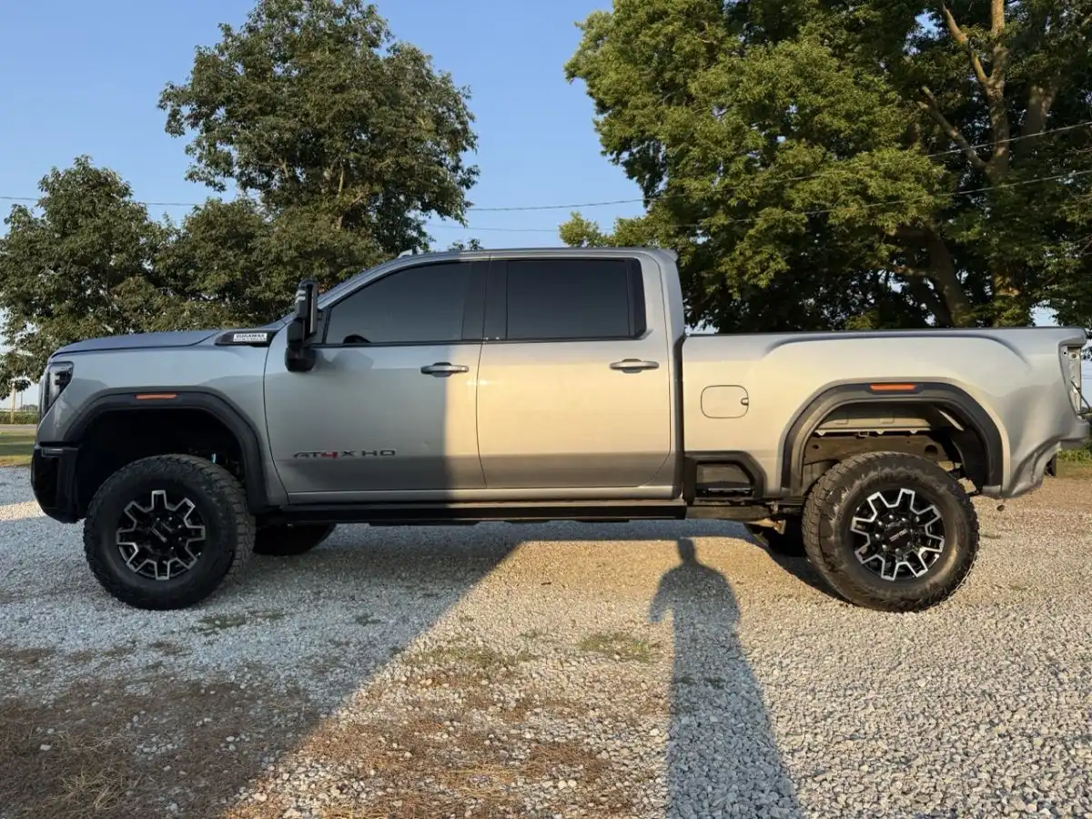 2025 GMC Sierra 4WD Crew Cab Standard Box AT4X's photo