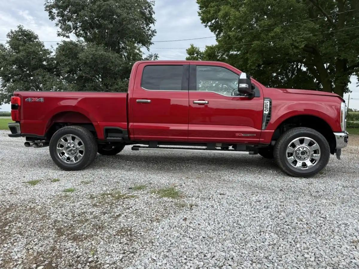 2024 Ford F-250 Lariat 4x4 Crew Cab 6-3/4' Box's photo