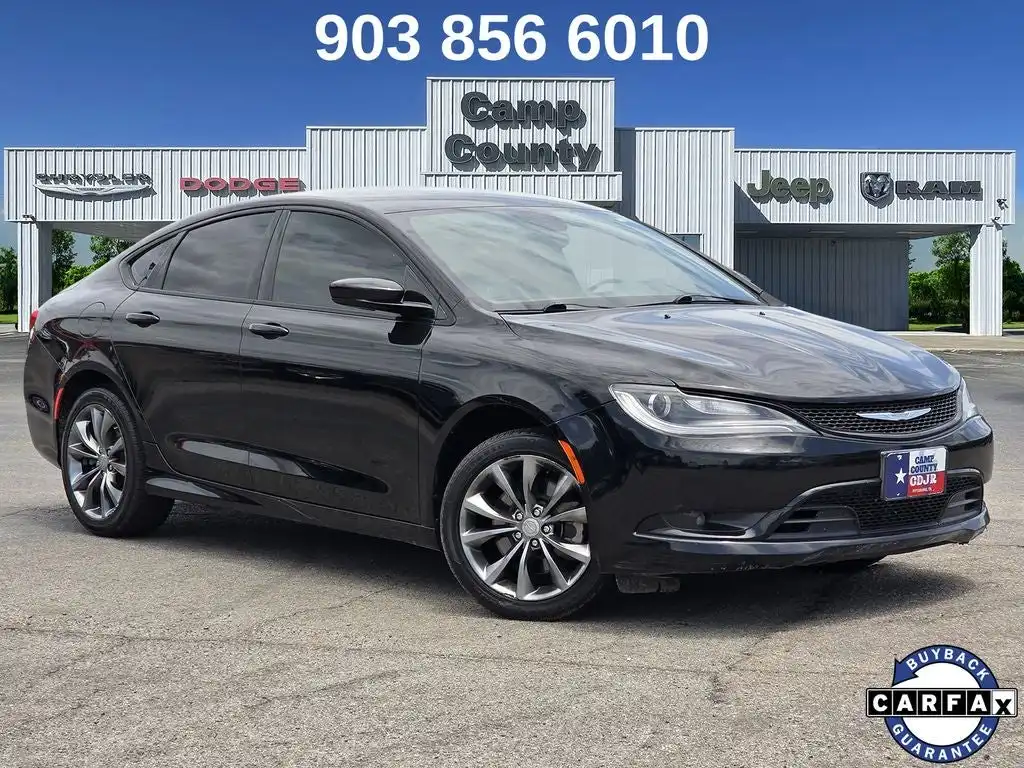 2015 Chrysler 200 S's photo