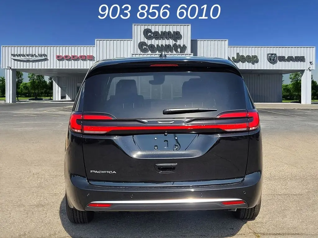 2027 Chrysler Pacifica Select photo 4