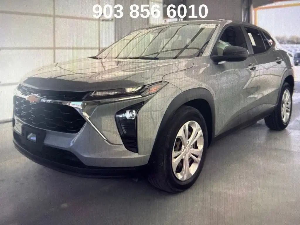 2024 Chevrolet Trax LS's photo