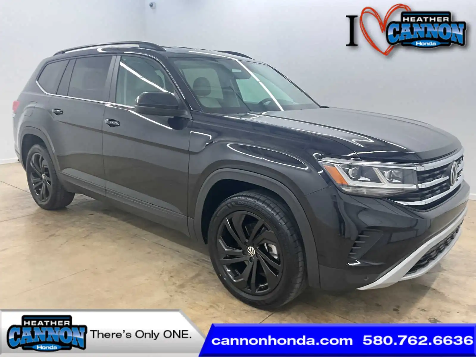 2023 Volkswagen Atlas 3.6L SE w/Tech 4MOTION's photo