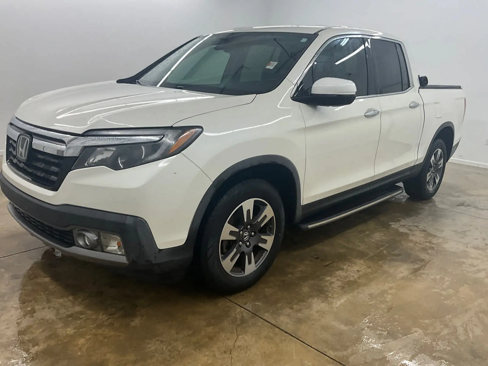 2019 Honda Ridgeline RTL-E AWD photo 3