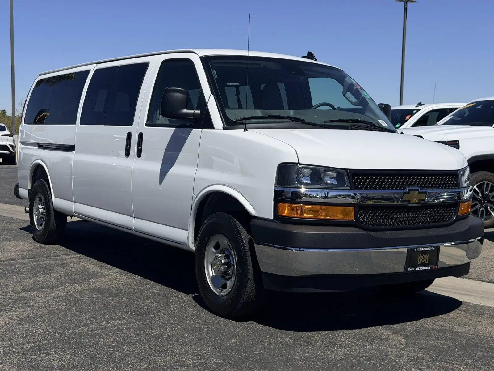 2025 Chevrolet Express 3500 LT Extended's photo