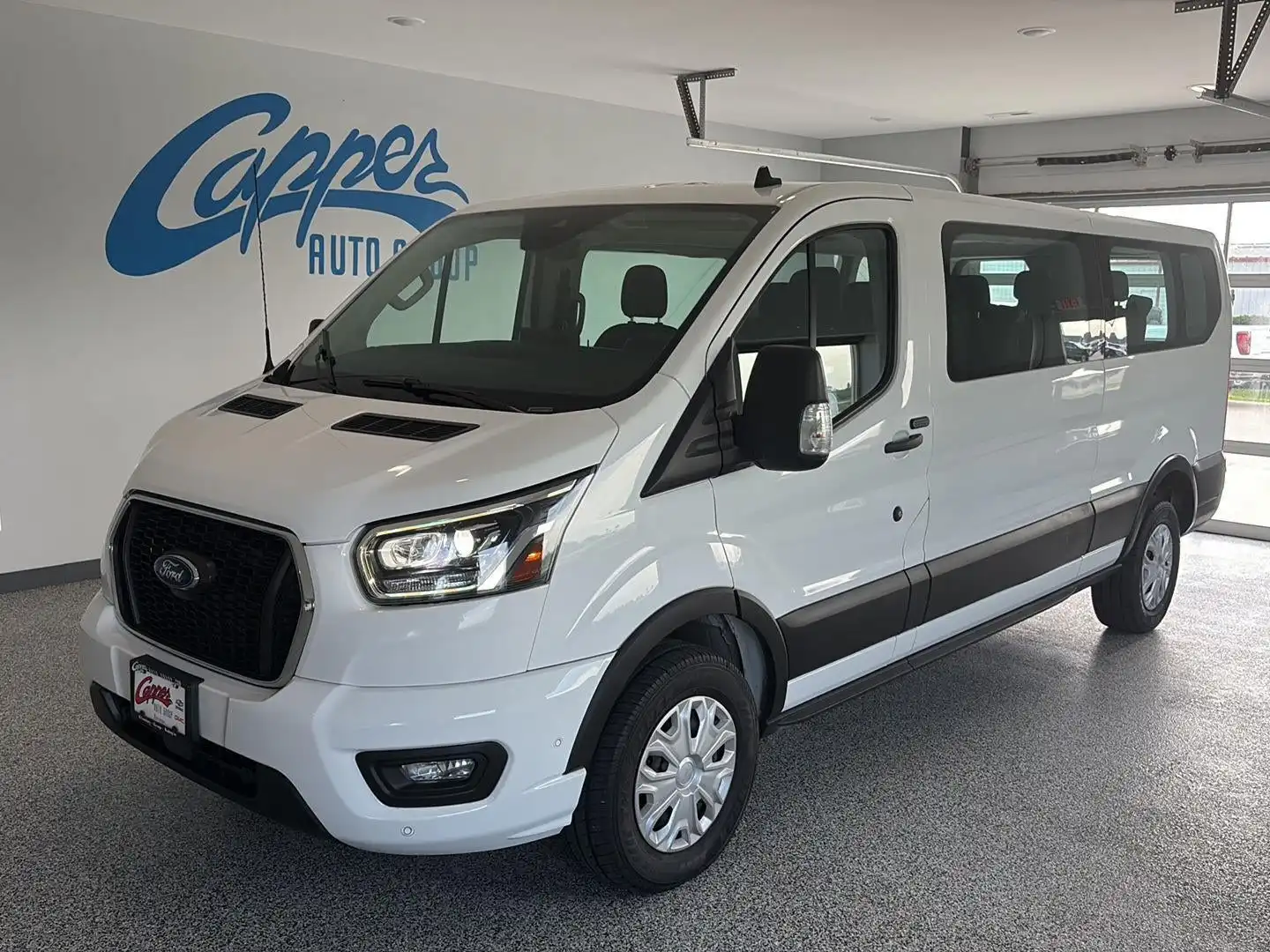2023 Ford Transit 350 XL Low Roof Sliding Pass. 148's photo