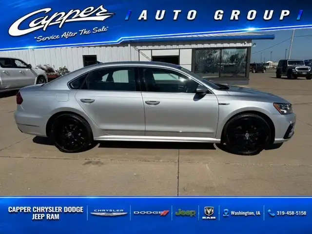 2017 Volkswagen Passat 1.8T R-Line w/ Comfort Pkg. Auto's photo