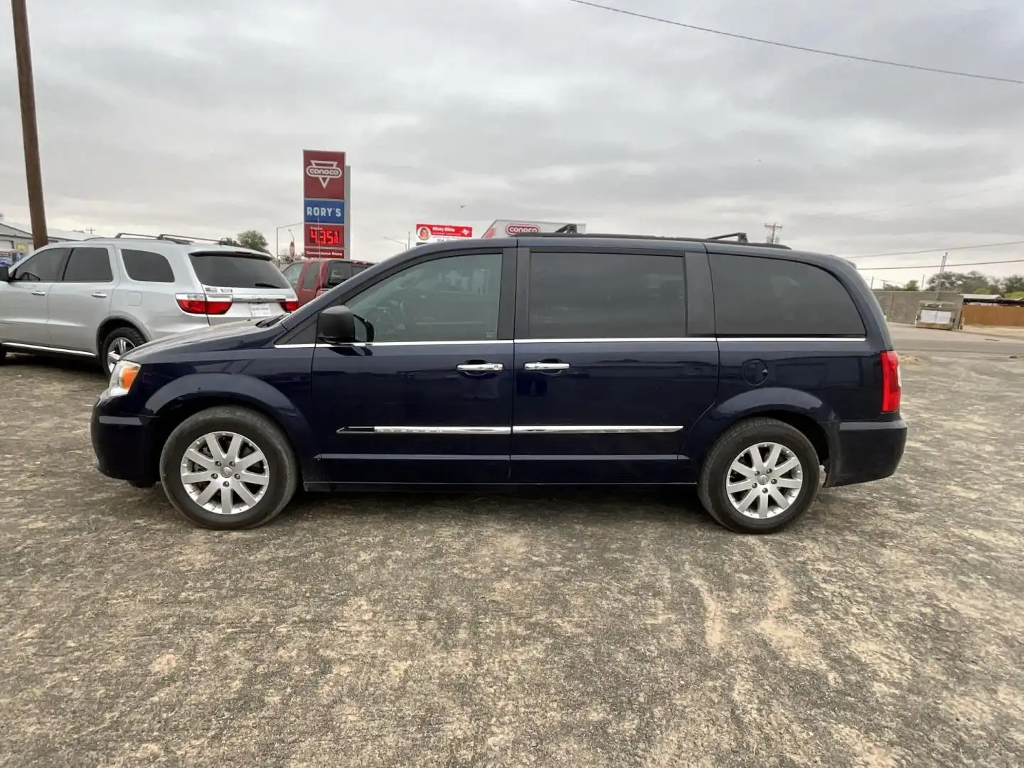 2015 Chrysler Town & Country Touring's photo