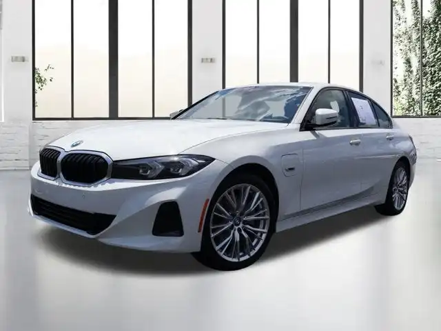 2023 BMW 3 Series 330e Sedan's photo