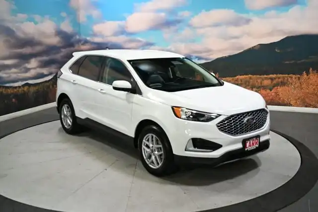 2024 Ford Edge SEL AWD's photo