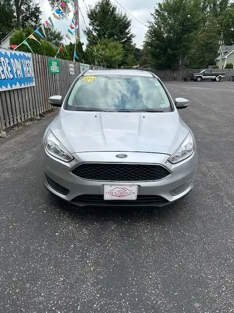 2016 Ford Focus 5 Door Hatch SE's photo