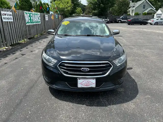 2016 Ford Taurus Limited FWD's photo