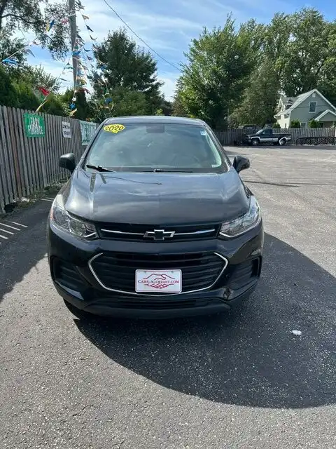 2020 Chevrolet Trax LS's photo