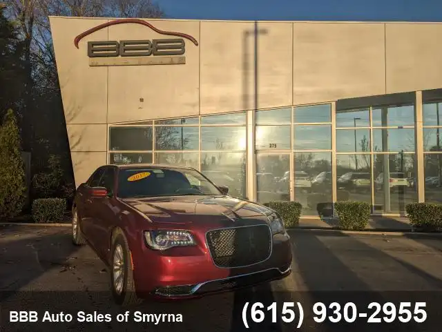 2017 Chrysler 300 Limited's photo
