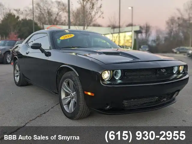 2019 Dodge Challenger SXT Auto's photo