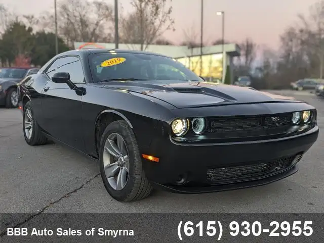 2019 Dodge Challenger SXT Auto's photo