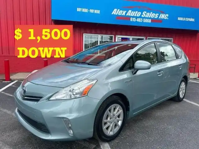 2014 Toyota Prius v Five's photo