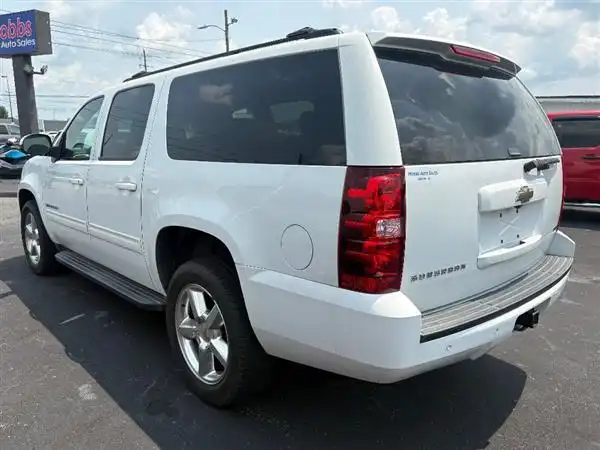 2011 Chevrolet Suburban 4WD 1500 LS's photo