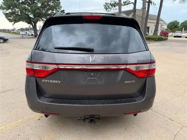 2012 Honda Odyssey Touring's photo