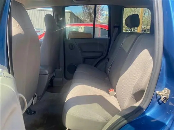 2004 Jeep Liberty Sport 4WD photo 5
