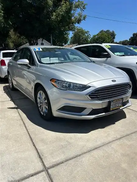 2017 Ford Fusion SE FWD's photo
