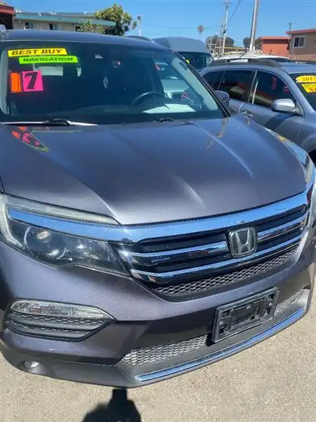 2017 Honda Pilot Touring 4WD's photo